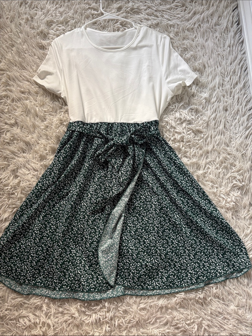 White & Dark Green Floral Waist-Tie Women's Dress